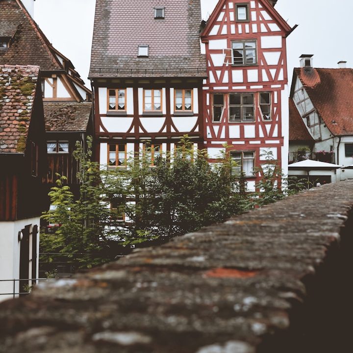 Blick von der Häuslesbrück' auf Fachwerkhäuser des Ulmer Gerberviertels